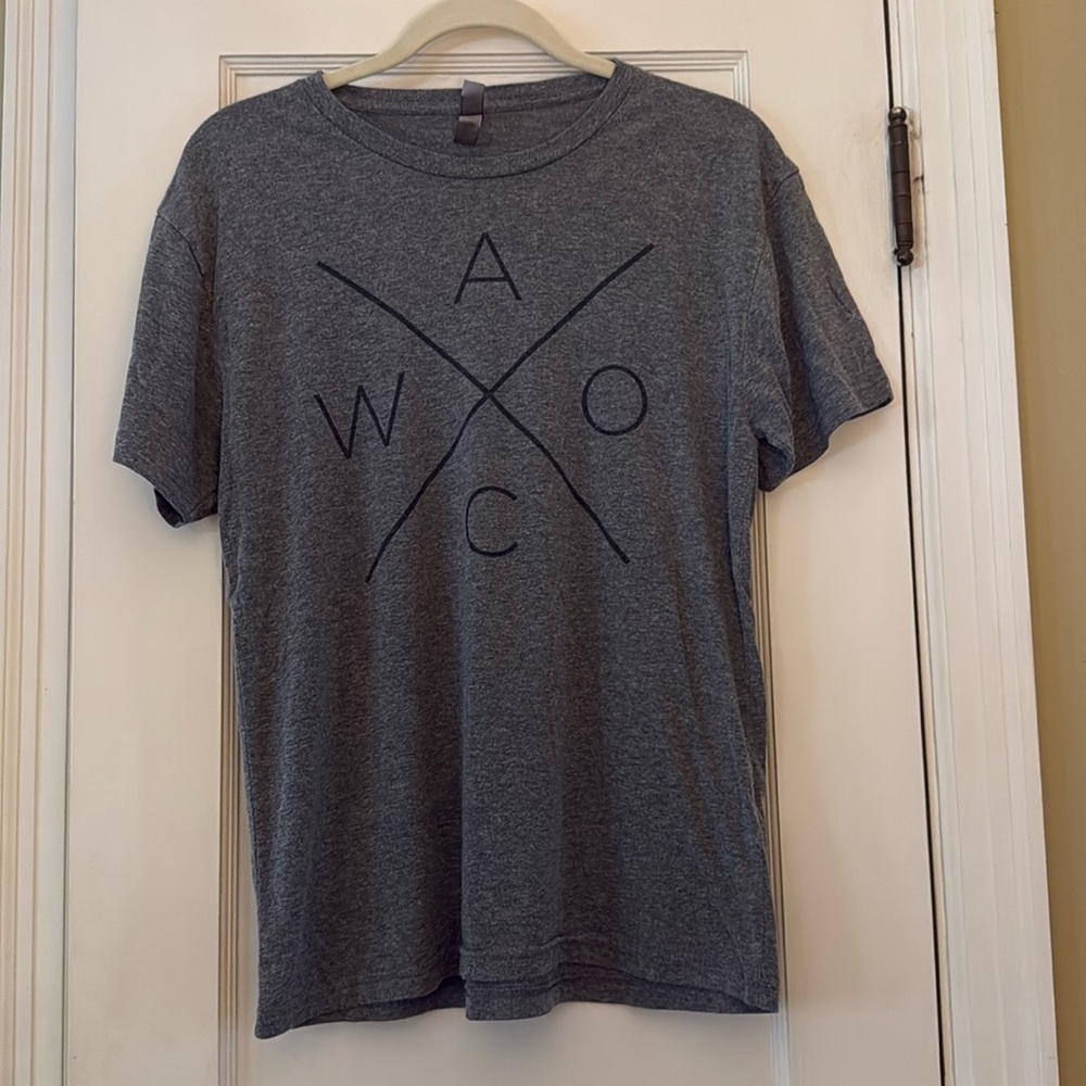 WACO Magnolia Fixer Upper Size M Gray T-shirt Chip and Joanna Gaines